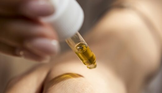ワセリンとは？肌を守る最強クラスのバリア成分をロジカルに解説